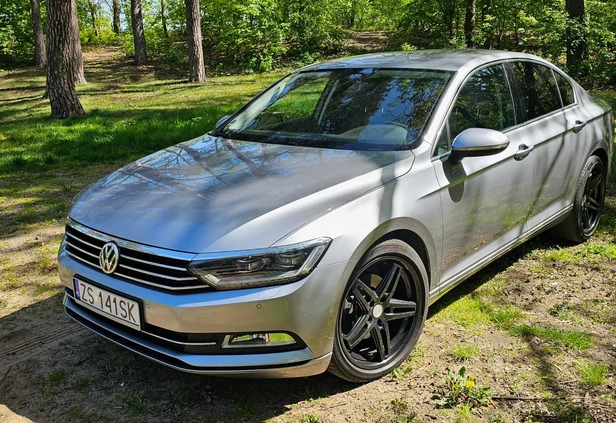 Volkswagen Passat cena 50000 przebieg: 249000, rok produkcji 2017 z Szczecin małe 277